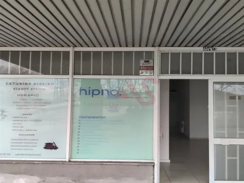 Loja com 98 m²,  a 2 min. do Hospital e a 5 min. do Centro Histórico de Guimarães, Fermentões
