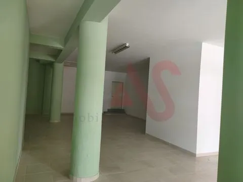 Loja com 98 m²,  a 2 min. do Hospital e a 5 min. do Centro Histórico de Guimarães, Fermentões