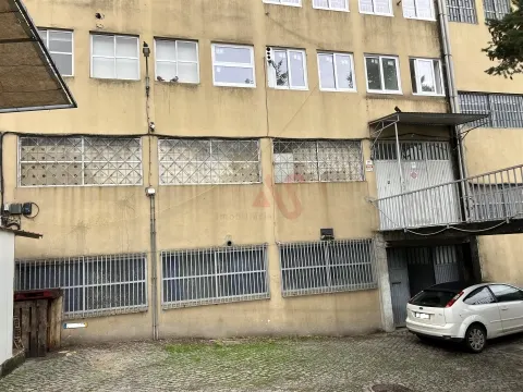 Armazém com 212 m2 em Vizela