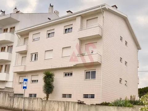Apartamento T1 transformado em T2 em Mafamude, Vila Nova de Gaia