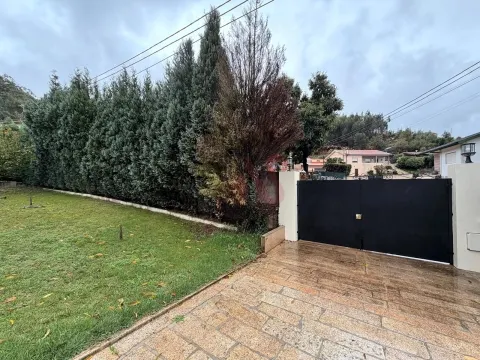 Moradia T3 com 1.600 m² de terreno em Vilarinho, Santo Tirso