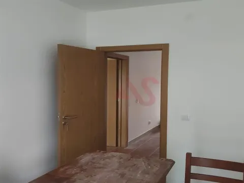 Loja no Rés do Chão com possibilidade de transformação em habitação T2 em Ferreiras – Albufeira