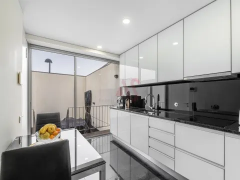 Moderna Villa de 3 Dormitorios con Acabados Premium en A ver o Mar - Póvoa de Varzim