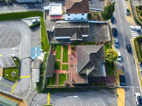 Maison de trois chambres au centre de Felgueiras – Opportunité unique au cœur de la ville