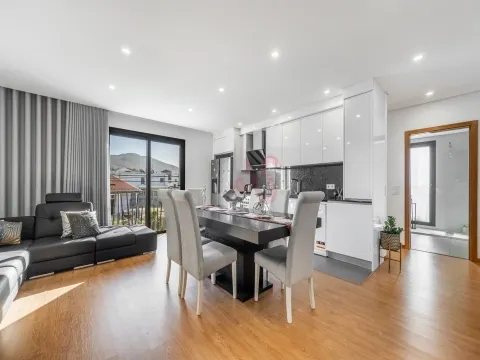 Floor Modern 3 Bedroom Villa in Santo Adrião, Vizela