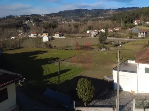 Terreno de edificación y zona agrícola en Estorãos, Fafe