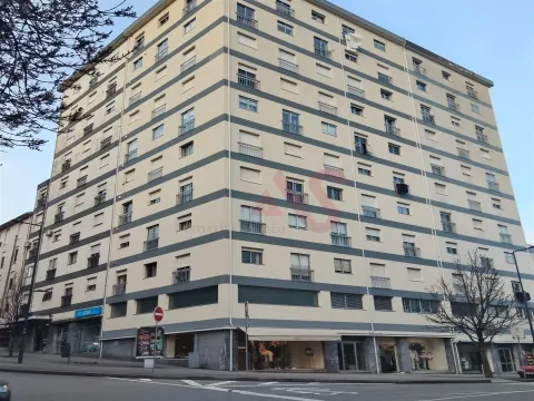 Apartamento T3 Renovado no Centro de Guimarães