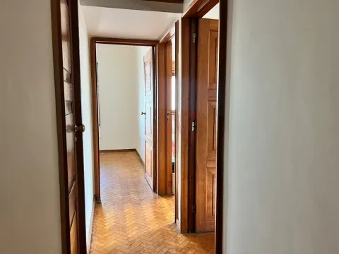 4 Bedroom Apartment + 1 Duplex for Restoration | Foz do Douro | 132 m² | 600.000€