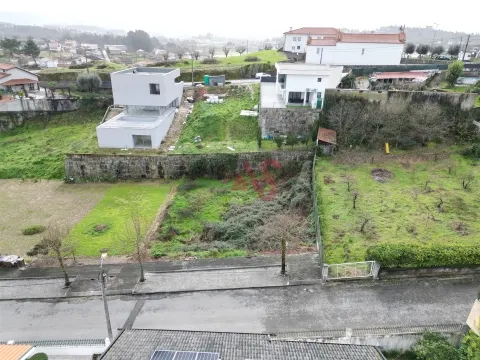 Lote de Terreno Urbano com 300m² em Beire – Paredes