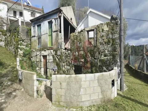 Haus zur Restaurierung in Quinchães, Fafe