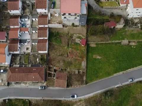 3-Schlafzimmer-Haus zur Restaurierung in Fafe