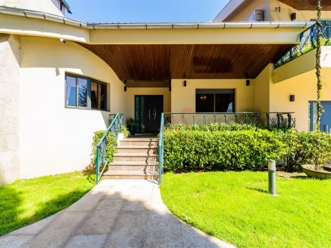 Quinta com 14.000m2 situada em pleno centro da cidade de Lousada