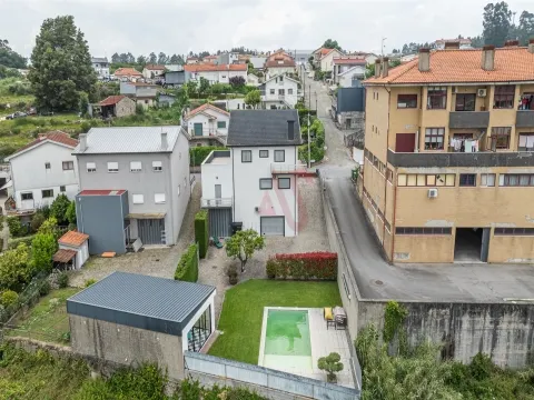 Moradia T3 em Sobrosa com Piscina e Espaço Comercial
