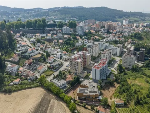Apartamento T2 Com Duas Frentes e Ótima Exposição Solar no Centro de Penafiel