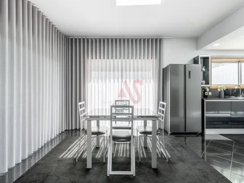Villa de 3 habitaciones en Pombeiro de Ribavizela, Felgueiras