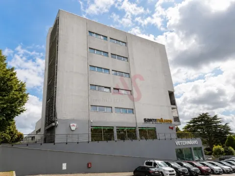 Sala Privada para Arrendamento com 21 m² inserida num Escritório em Ermesinde
