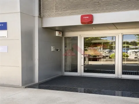 Sala Privada para Arrendamento com 16,5 m² inserida num Escritório em Ermesinde