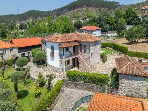 Casa Loureiro a Paradança, Mondim de Basto