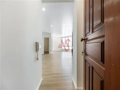 Fully Refurbished 1+1 Bedroom Apartment in Vila do Conde Just 4 Minutes Walk from the Sea