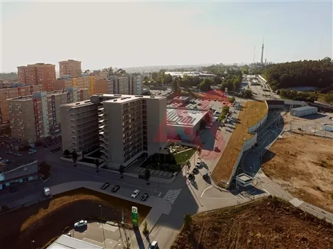 2 Bedroom Apartment Inserted in the Monte da Virgem Flats Development | Vila Nova de Gaia