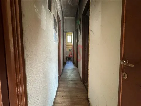 Moradia T3 Geminada para Reabilitação em Braga 