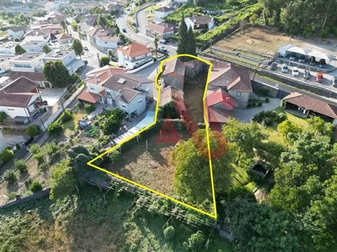 Moradia T3 em Pedra | 1.000 m² de Terreno | Requião – Vila Nova de Famalicão