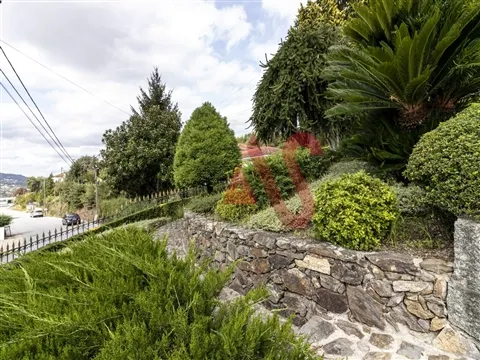 Moradia T3 Geminada em Pombeiro de Ribavizela - Felgueiras