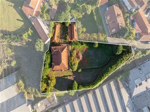 Moradia T5 para Restauro em Vila Nova do Campo, Santo Tirso