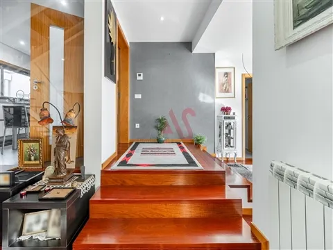 Moradia T4 com Jardim em Azurém, Guimarães
