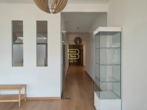 LOJA com 136m² em Zona Estratégica –BAGUIM do MONTE – Ideal para Vários Negócios!