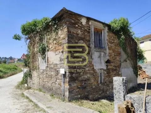 Casa em Xisto para Recuperar em Sobreira – Paredes &#124; 25 min do Porto