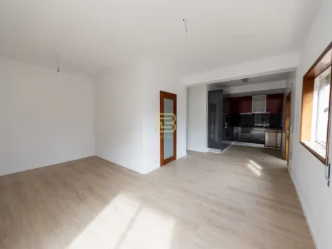 2-bedroom apartment in Baguim do Monte — Your new home next to the Metro.