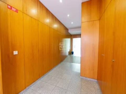 2-bedroom apartment in Baguim do Monte — Your new home next to the Metro.