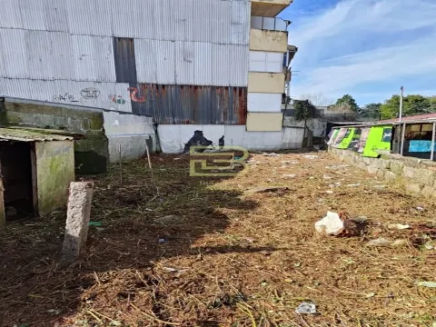 Moradia para remodelação integral com PIP aprovado em Ramalde, Porto