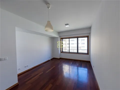 Apartamento T2, para arrendar em Rio Tinto – Junto ao Metro da Venda Nova!