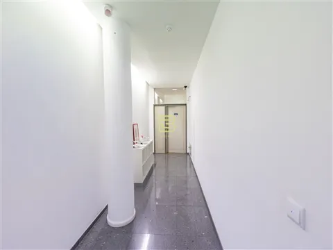 Escritório localizado em Moreira, na Maia, a apenas 1 km do Aeroporto Francisco Sá Carneiro
