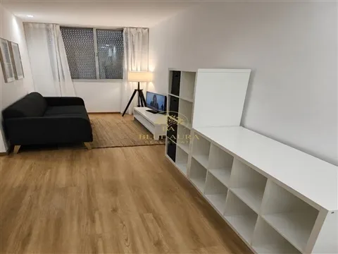T1 como novo, junto ao El Corte Inglês