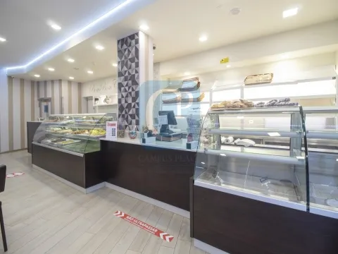 Hot Bread and Confectionery in the Center of Matosinhos