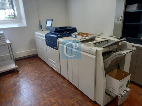Centro de cópias para trespasse inserido em Universidade no Porto