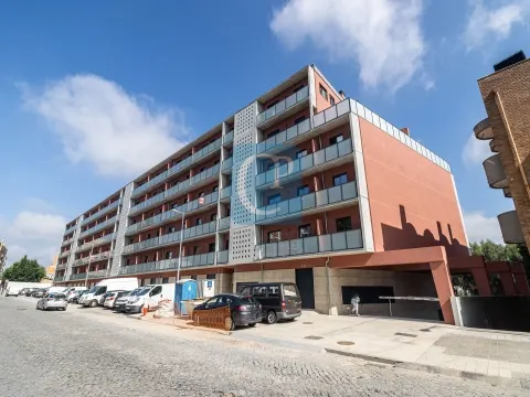 Apartamento T1Kit com garagem, em frente ao Hospital São João - Asprela Urban