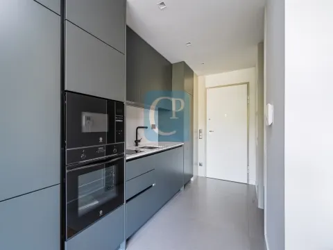 Apartamento T1 novo, na Avenida da Senhora da Hora, Matosinhos