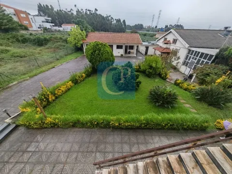 Moradia T3+1 em Nogueira da Maia, Maia