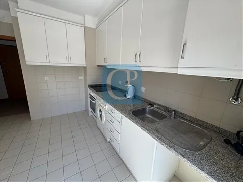 Apartamento T1 Duplex em frente ao Hospital S. João
