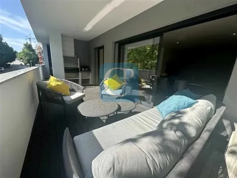 Apartamento T4 em condomínio com piscina em Moreira, Maia
