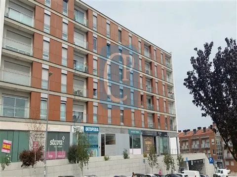 Apartamento T2 totalmente equipado e mobilado, no Paços São João