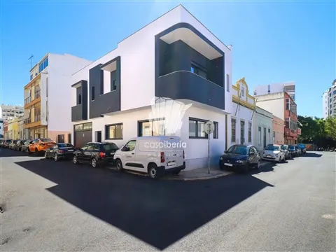 3 Bedroom - Semi-Detached Villa - Faro