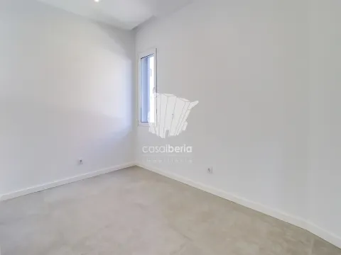 4-Quartos-Moradia-Mexilhoeira Grande