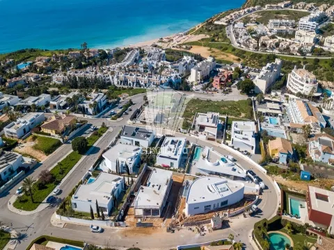 3 Bedrooms - Villa - Porto de Mós