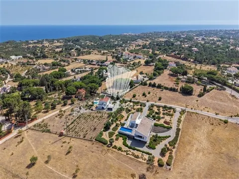 4 Bedrooms - Villa - Caramujeira - Lagoa