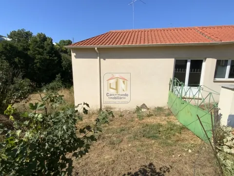 Moradia V2 em fase final de Construção